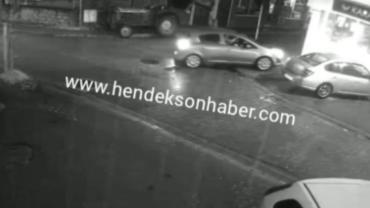 Kontrolden Çıkan Otomobil  Züccaciyeye Daldı