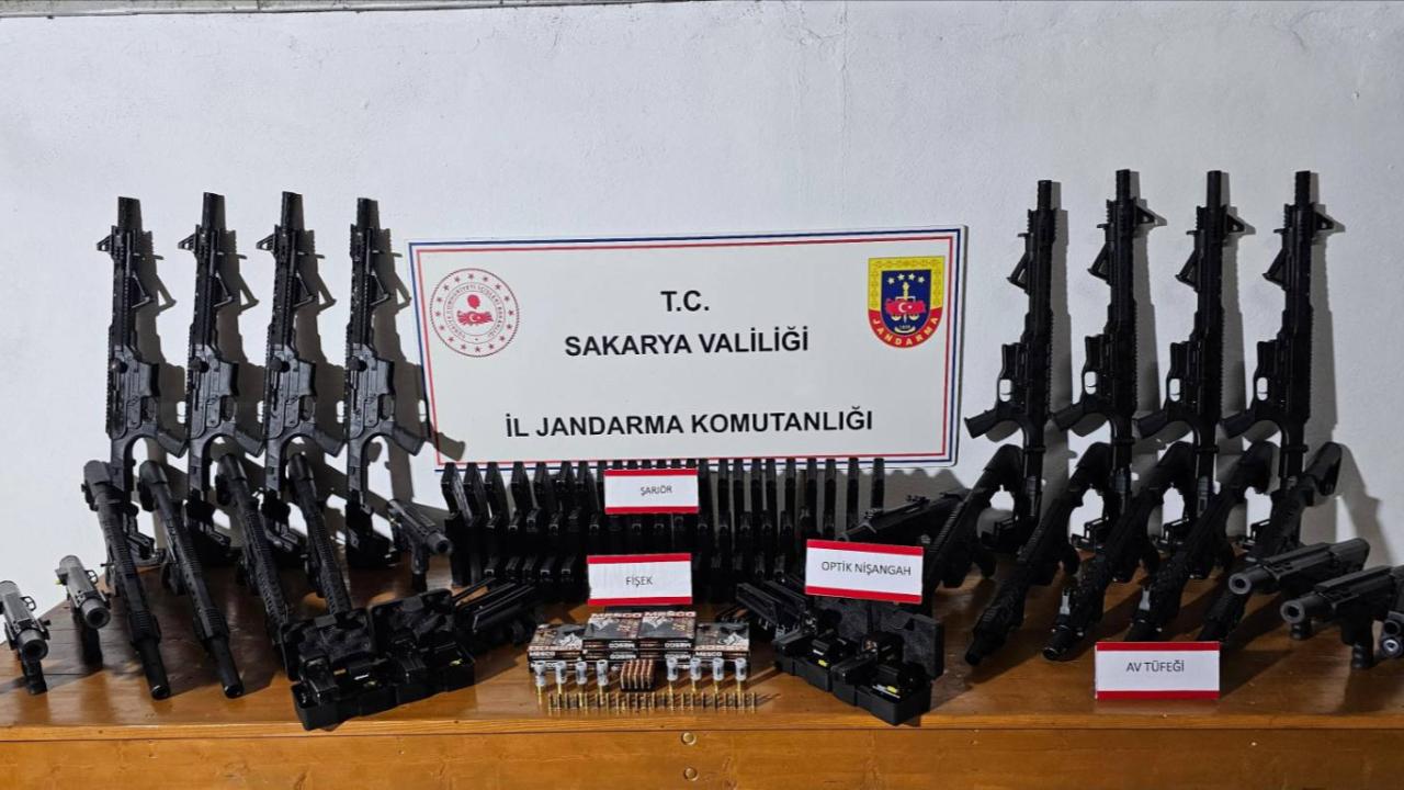 Sakarya'da Cephanelik gibi eve baskın