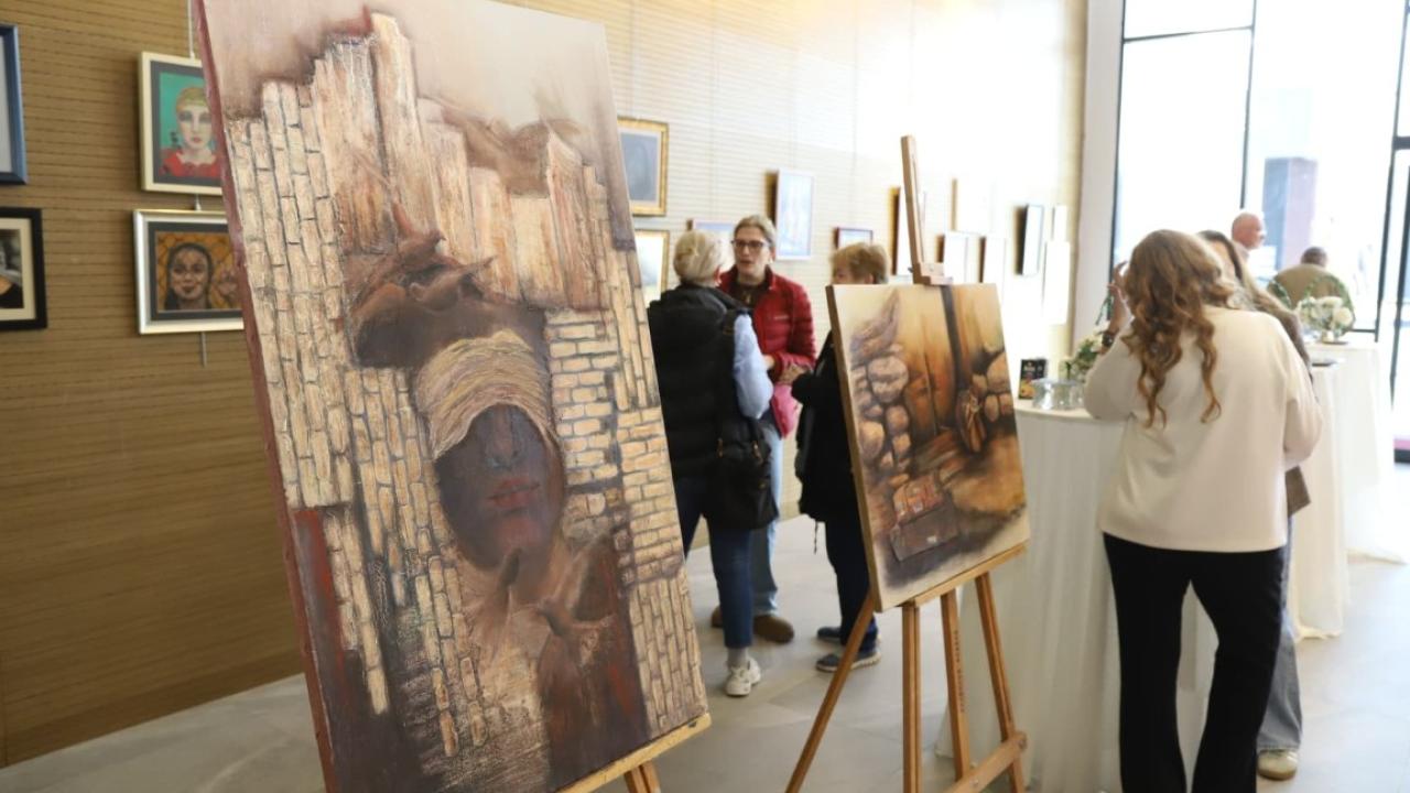 ZEHRA ÇALIŞAL RESİM SERGİSİ SANATSEVERLERLE BULUŞTU