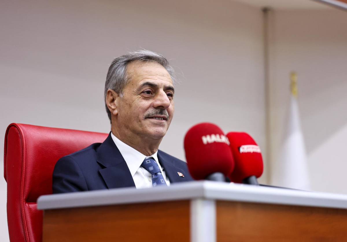 Başkan Alemdar “Birileri çelik çomak oynarken, biz hizmet üretiyoruz”