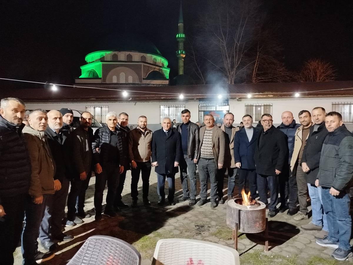 İnci'den Hendek Çıkarması Vatandaşı Dinledi Dertlere Ortak Oldu