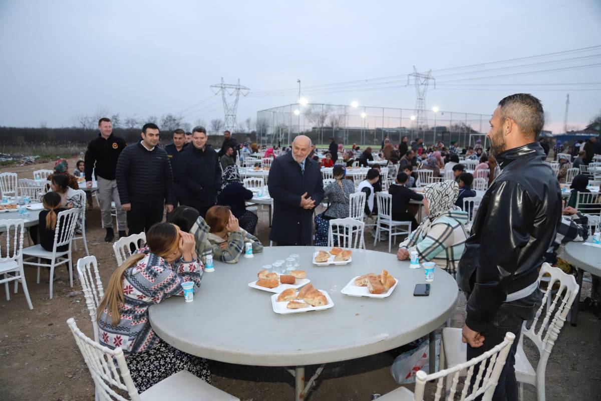 HENDEK TURANLAR’DA GÖNÜL SOFRASI