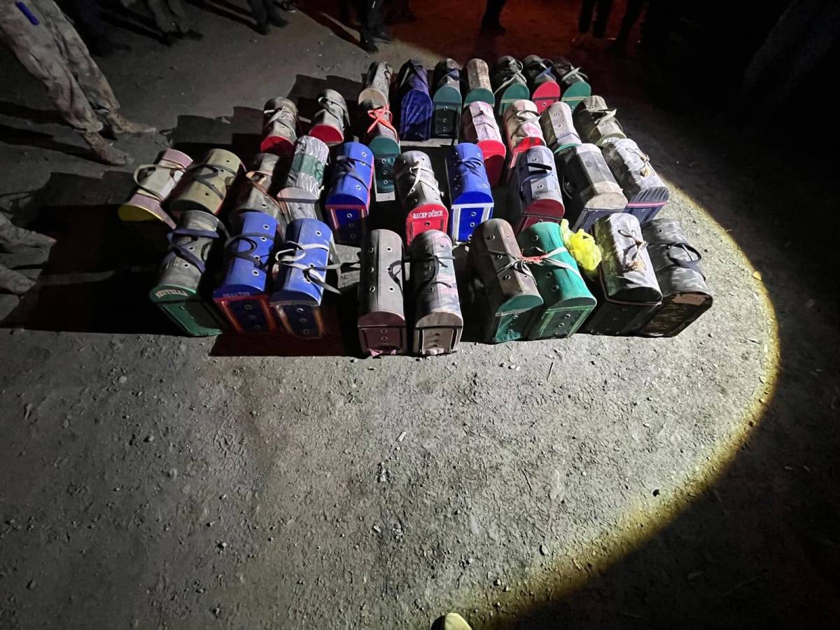 HOROZ DÖVÜŞÜNE DARBE: JANDARMADAN KAÇAMADILAR!