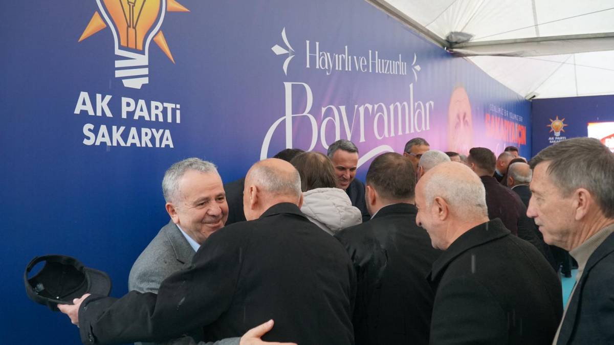 AK Parti Sakarya Teşkilatı Bayramlaşma Programında Bir Araya Geldi