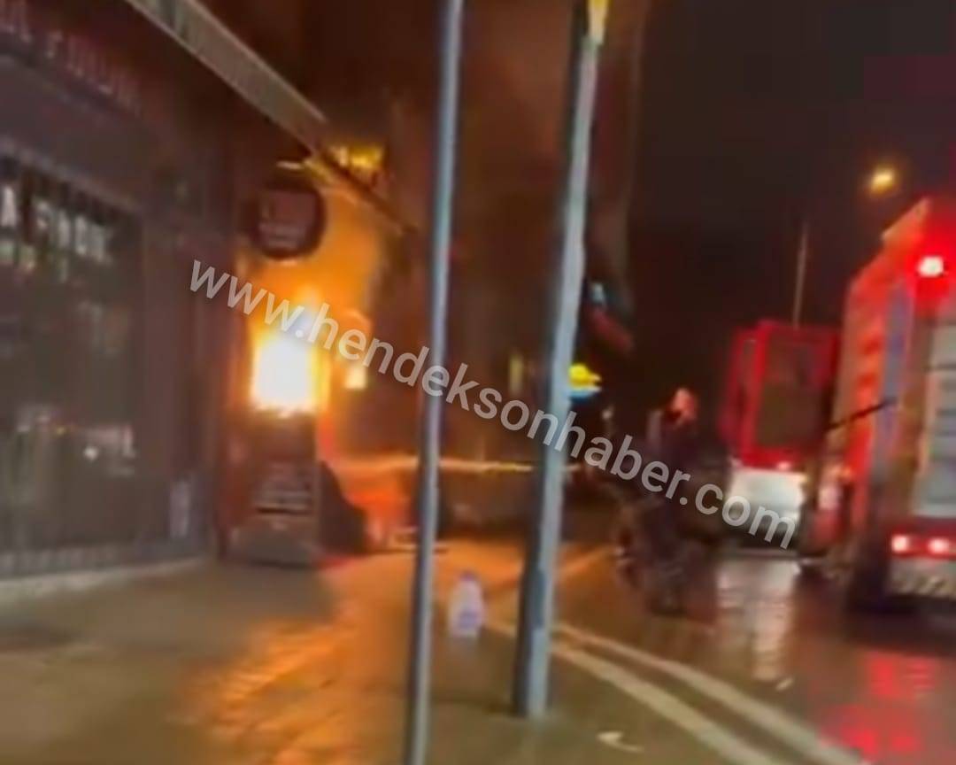 Hendek’te İş Yeri Alevlere Teslim Oldu