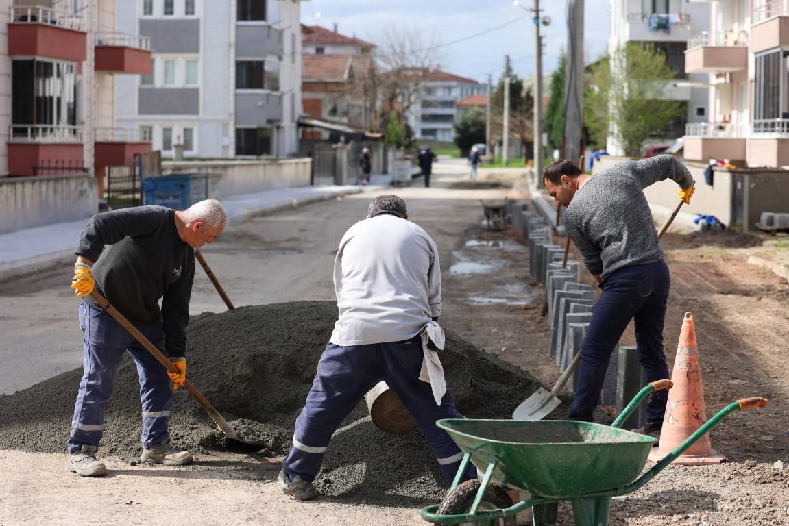 HENDEK’TE SAHA ÇALIŞMALARI HIZ KESMEDEN DEVAM EDİYOR