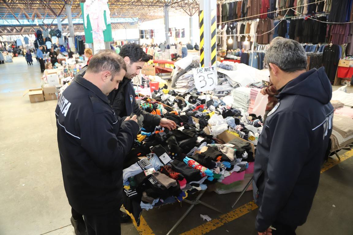 HENDEK’TE PAZAR YERİNDE DENETİMLER SÜRÜYOR