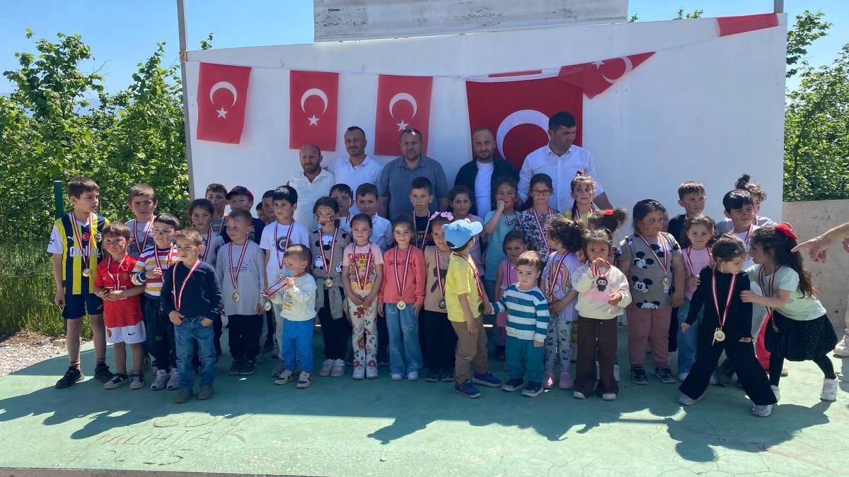Hendek Akpınar Mahallesinde 23 Nisan Coşkusu