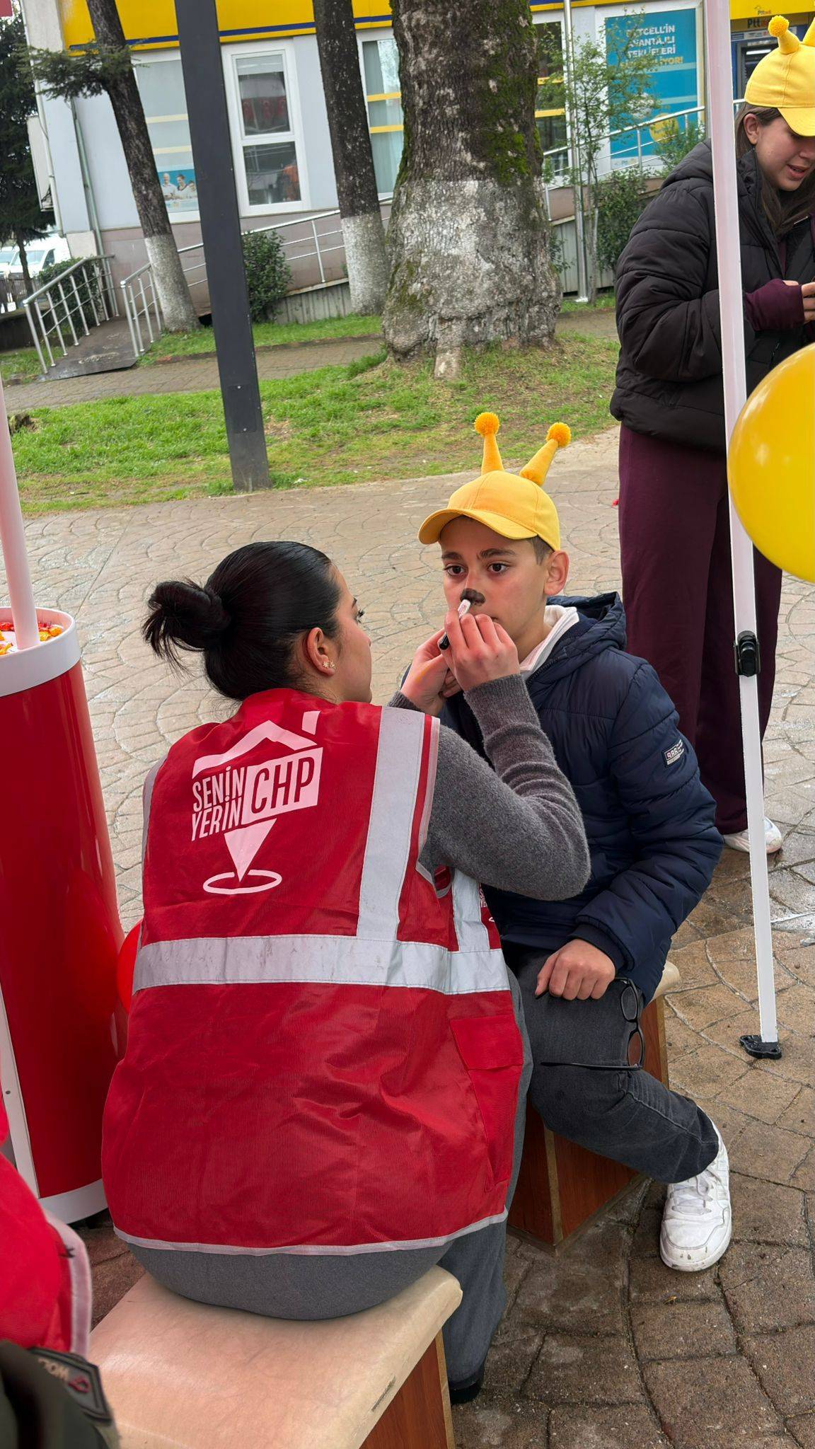 CHP Hendek’ten Çocuklara 23 Nisan Sürprizi