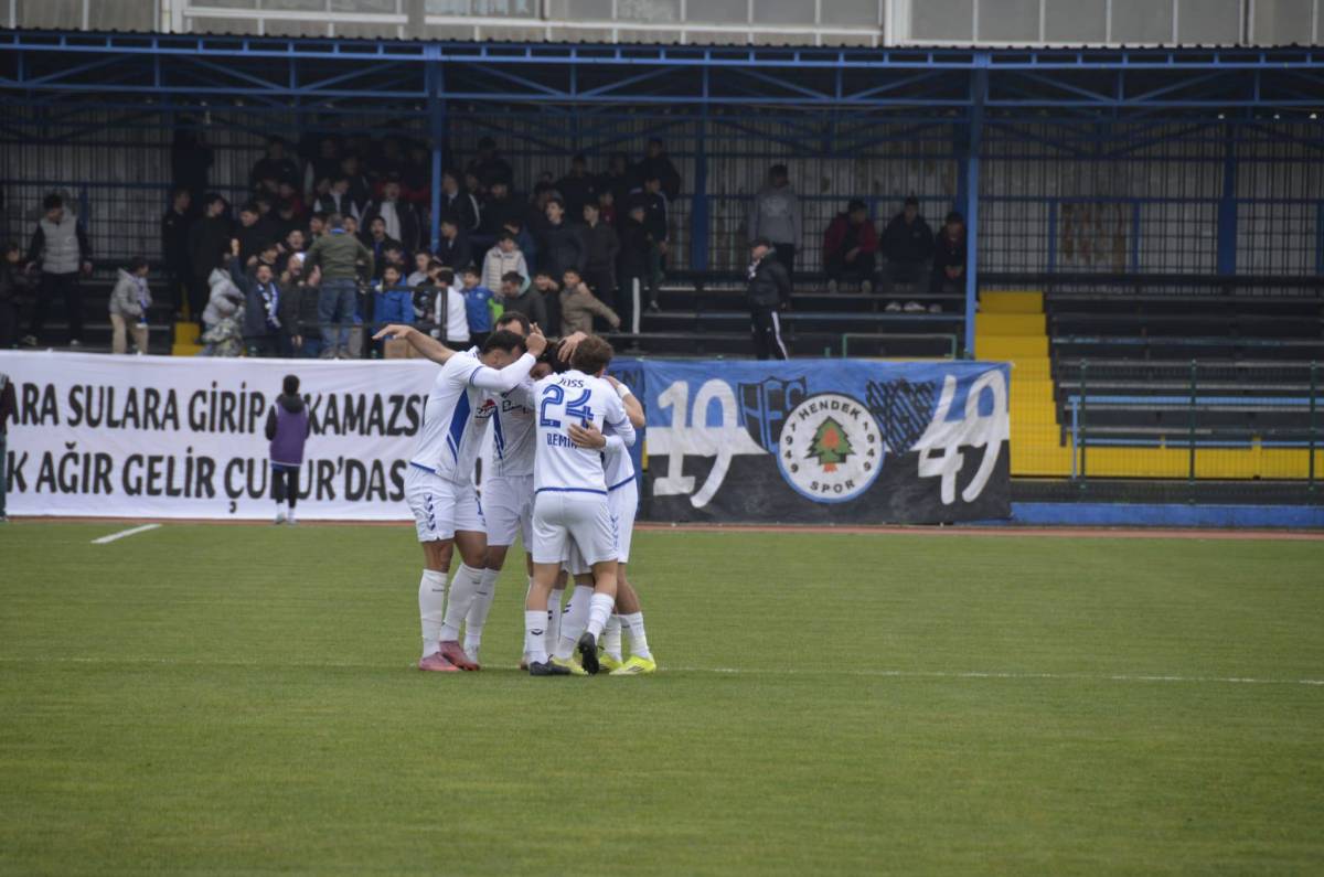 HENDEKSPOR’DA UMUTLAR SON DÜDÜĞE KALDI!
