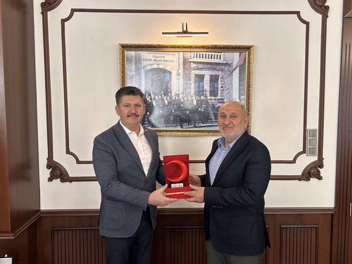 BAŞKAN PÜSKÜLLÜ’DEN KIZILAY’A ANLAMLI ZİYARET