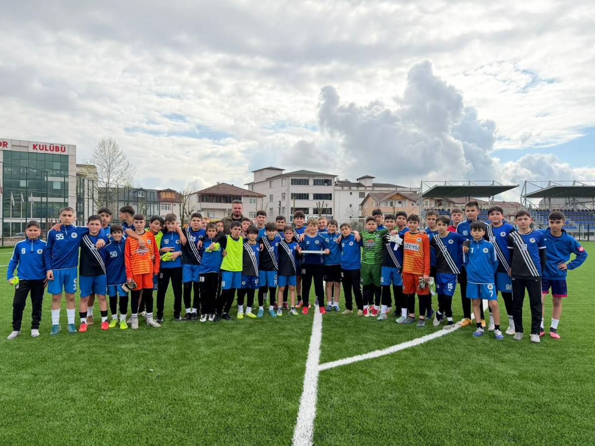 HENDEKSPOR’DA  GELECEĞİN YILDIZLARINA TATLI ZİYARET!