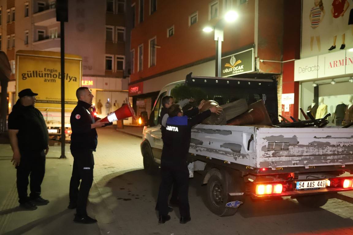 ZABITA EKİPLERİNDEN KALDIRIM İŞGALLERİNE SIKI DENETİM