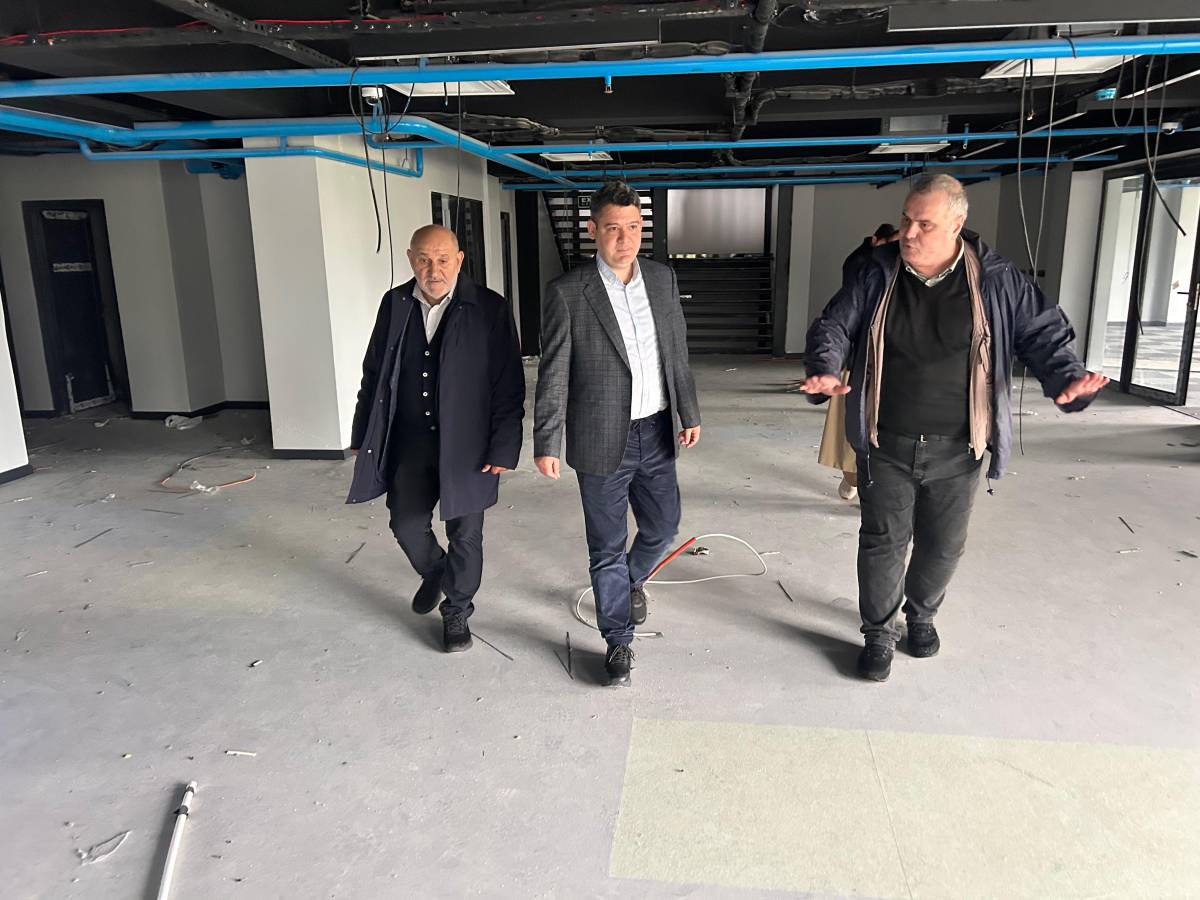 HENDEK’E MODERN KÜTÜPHANE: AÇILIŞ İÇİN GÜN SAYILIYOR!