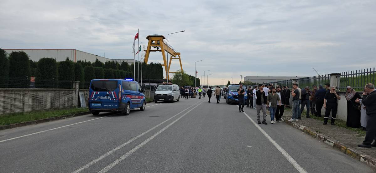 Hendek’te fabrikada patlama: 8 yaralı