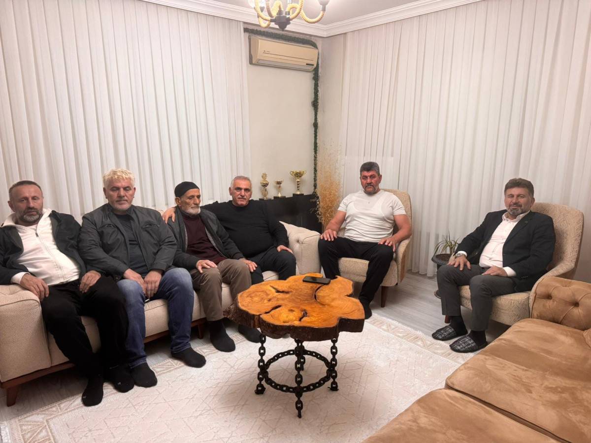 İnci’den Umre Dönüşü Yalçın Kaynak’a Anlamlı Ziyaret