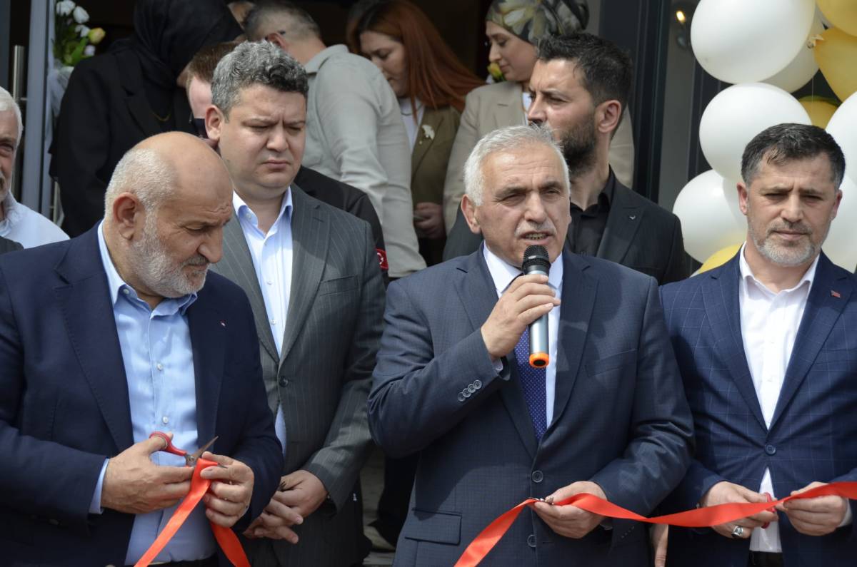 Hendek’te Tatlı Bir Başlangıç: Moqqa Cafe Kapılarını Açtı!