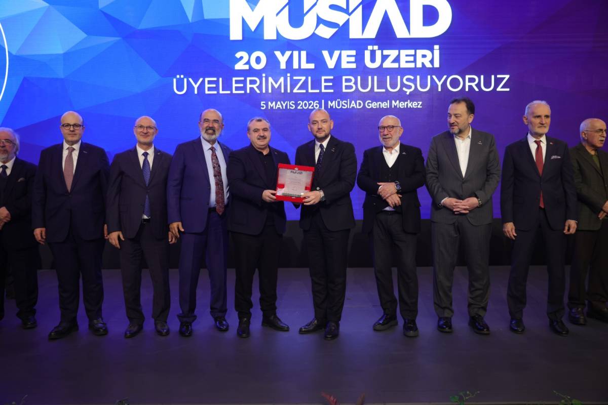 Sakaryalı iş insanlarına MÜSİAD’da vefa plaketi